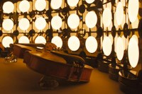 OLEDs are able to softly illuminate products and artworks (image: © 2010 Luger Research & LED-professional).